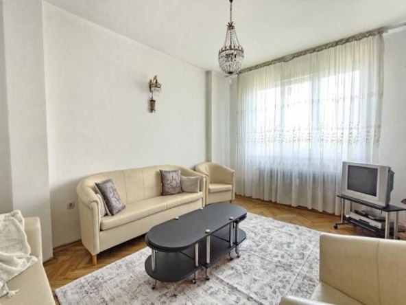 Дава се под наем Тристаен апартамент в София, Гео Милев - 110 кв.м за 697.17 € - Снимка #1