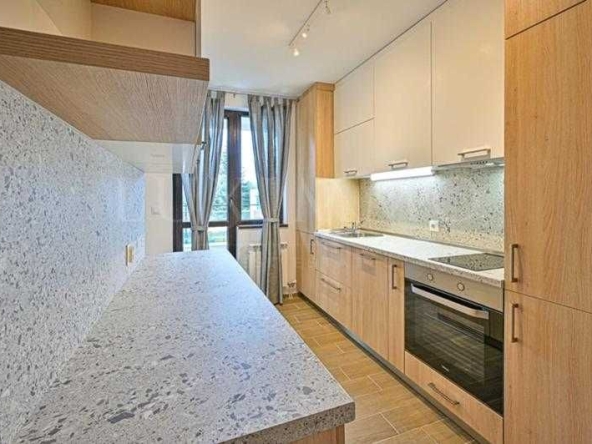 Дава се под наем Двустаен апартамент в София, Зона Б-18 - 55 кв.м за 336.6 € - Снимка #1