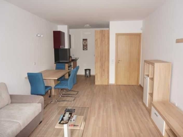 Двустаен апартамент в София, Оборище - 72 кв.м за 1973 €/кв.м - Снимка #1