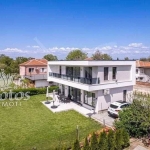 Къща в с. Бенковски, Област Пловдив - 205 кв.м за 1400 €/кв.м - Снимка #1