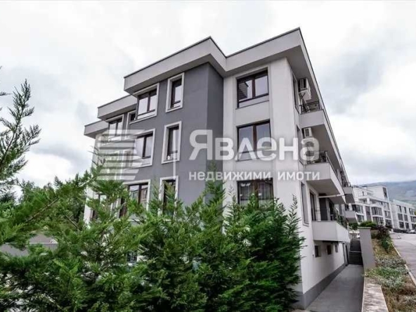 Дава се под наем Тристаен апартамент в София, Център - 100 кв.м за 977.16 € - Снимка #1