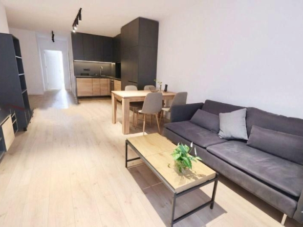 Дава се под наем Двустаен апартамент в София, Люлин 9 - 65 кв.м за 578.34 € - Снимка #1