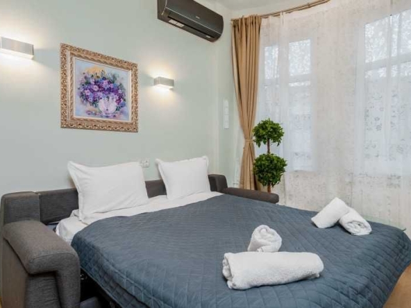 Дава се под наем Едностаен апартамент в София, Център - 30 кв.м за 612 € - Снимка #1