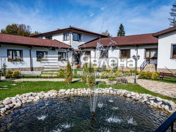 Магазин в Априлци - 4000 кв.м за 438 €/кв.м - Снимка #1