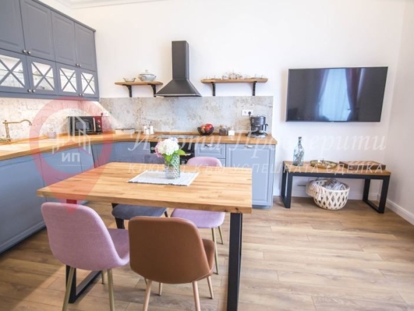 Дава се под наем Тристаен апартамент в София, Център - 90 кв.м за 1130 € - Снимка #1