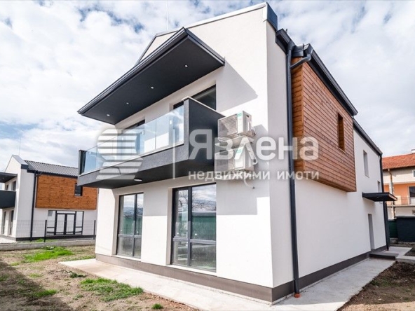 Къща в с. Равно поле, Област София-област - 222 кв.м за 1577 €/кв.м - Снимка #1