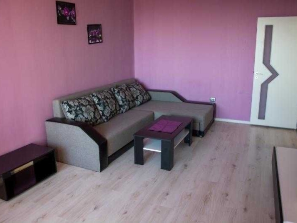 Дава се под наем Двустаен апартамент в Бургас, Лазур - 70 кв.м за 408 € - Снимка #1