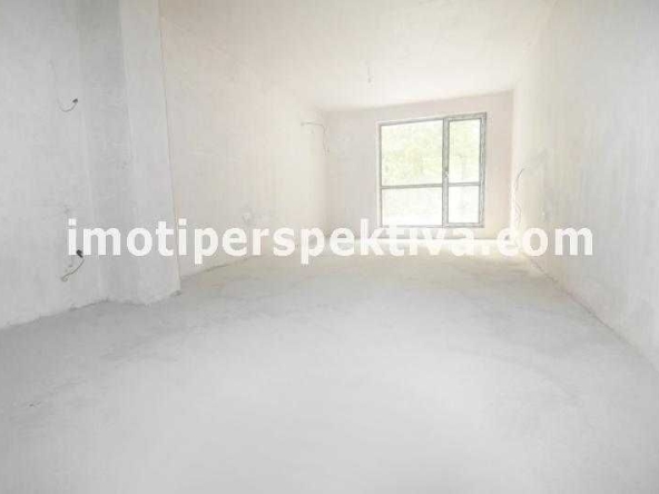 Тристаен апартамент в Пловдив, Център - 80 кв.м за 1530 €/кв.м - Снимка #1