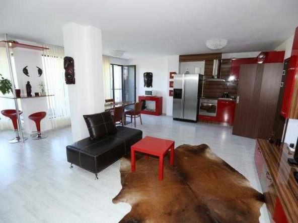 Дава се под наем Тристаен апартамент в Бургас, Лазур - 100 кв.м за 765 € - Снимка #1