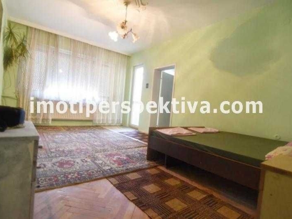 Тристаен апартамент в Пловдив, Кючук Париж - 100 кв.м за 1720 €/кв.м - Снимка #1