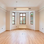 Дава се под наем Офис в София, Център - 240 кв.м за 4021.35 € - Снимка #1