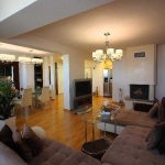 Дава се под наем Двустаен апартамент в София, Левски Г - 78 кв.м за 428.91 € - Снимка #1