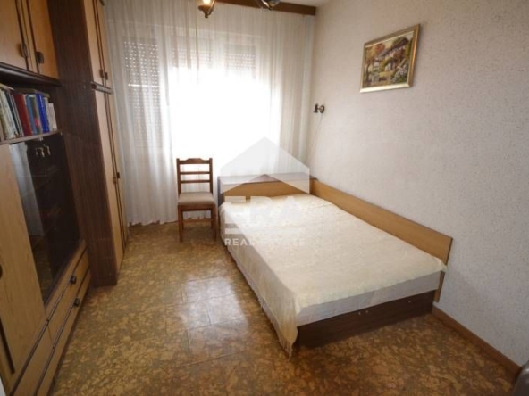Тристаен апартамент в Хасково, Овчарски - 120 кв.м за 502 €/кв.м - Снимка #1