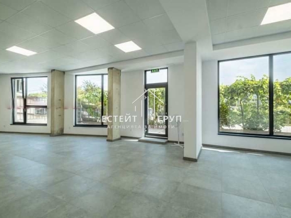 Дава се под наем Магазин в Варна, Възраждане 1 - 120 кв.м за 510 € - Снимка #1