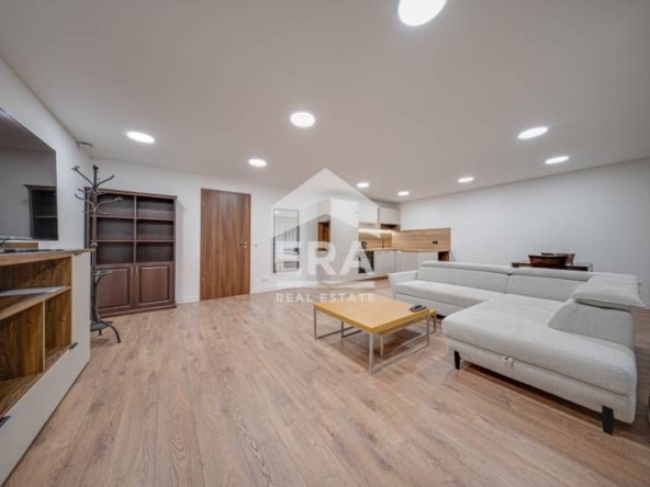 Дава се под наем Тристаен апартамент в София, Лозенец - 100 кв.м за 1495.83 € - Снимка #1