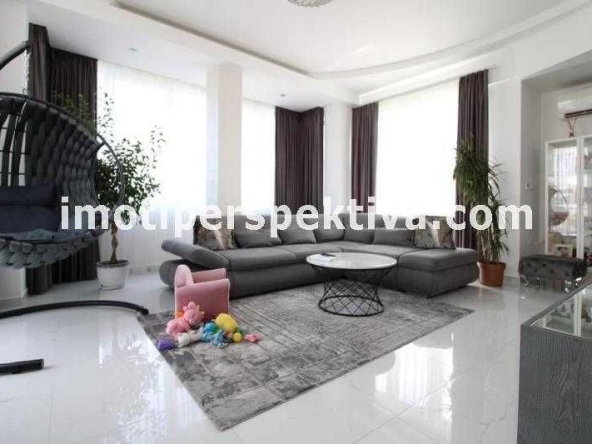 Тристаен апартамент в Пловдив, Кършияка - 160 кв.м за 956 €/кв.м - Снимка #1
