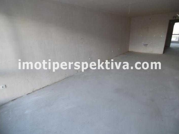 Тристаен апартамент в Пловдив, Кършияка - 100 кв.м за 867 €/кв.м - Снимка #1