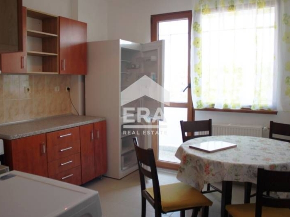 Дава се под наем Тристаен апартамент в София, Света Троица - 82 кв.м за 648.21 € - Снимка #1