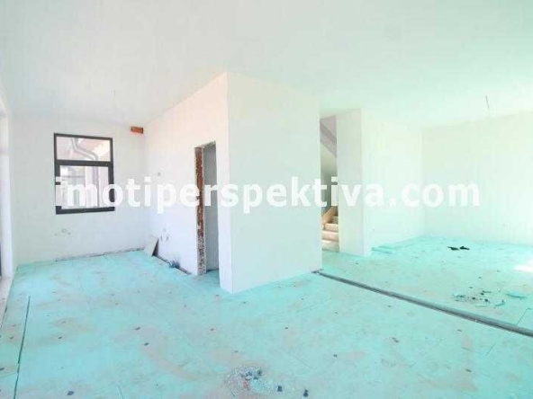 Къща в с. Марково, Област Пловдив - 188 кв.м за 1650 €/кв.м - Снимка #1