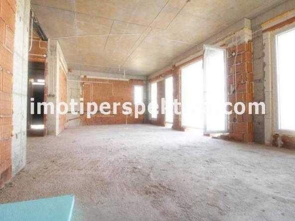 Къща в с. Марково, Област Пловдив - 186 кв.м за 1103 €/кв.м - Снимка #1