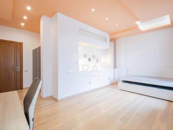 Дава се под наем Четиристаен апартамент в София, Витоша - 285 кв.м за 1900 € - Снимка #1