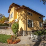 Къща в с. Трилистник, Област Пловдив - 340 кв.м за 999 €/кв.м - Снимка #1