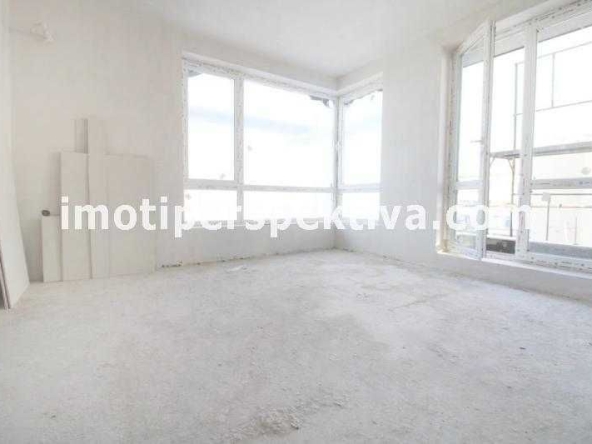 Двустаен апартамент в Пловдив, Кючук Париж - 70 кв.м за 1509 €/кв.м - Снимка #1