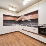 Дава се под наем Двустаен апартамент в Варна, Окръжна болница - 75 кв.м за 700 € - Снимка #1