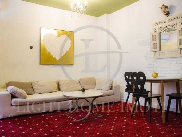 Тристаен апартамент в Пловдив, Център - 88 кв.м за 2023 €/кв.м - Снимка #1