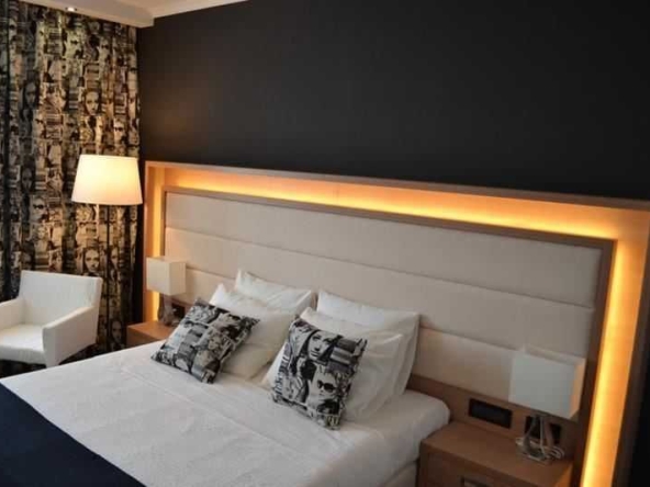 Дава се под наем Двустаен апартамент в София, Лозенец - 92 кв.м за 499.8 € - Снимка #1