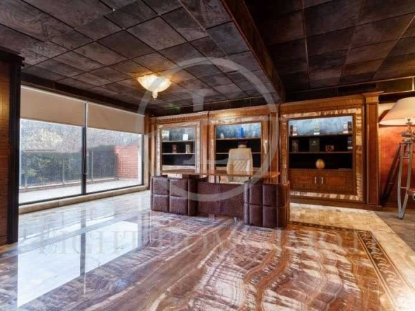 Офис в Пловдив, Христо Смирненски - 277 кв.м за 2206 €/кв.м - Снимка #1