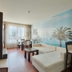 Двустаен апартамент в к.к. Златни пясъци - 68 кв.м за 1765 €/кв.м - Снимка #1