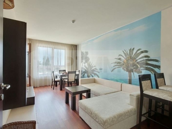 Двустаен апартамент в к.к. Златни пясъци - 68 кв.м за 1765 €/кв.м - Снимка #1