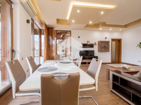 Дава се под наем Четиристаен апартамент в София, Витоша - 285 кв.м за 1750 € - Снимка #1