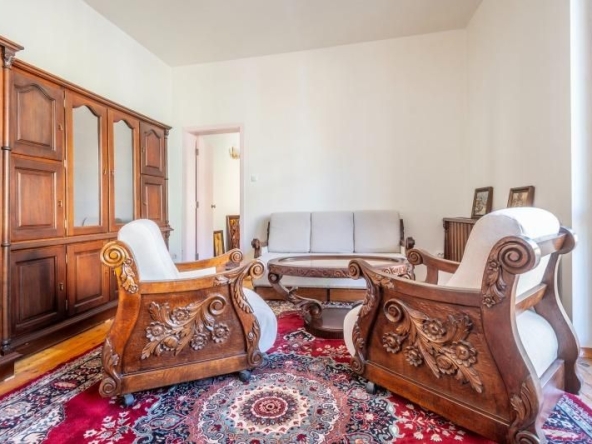 Дава се под наем Двустаен апартамент в София, Оборище - 90 кв.м за 690 € - Снимка #1