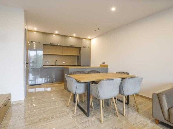 Дава се под наем Тристаен апартамент в София, Младост 4 - 90 кв.м за 420 € - Снимка #1