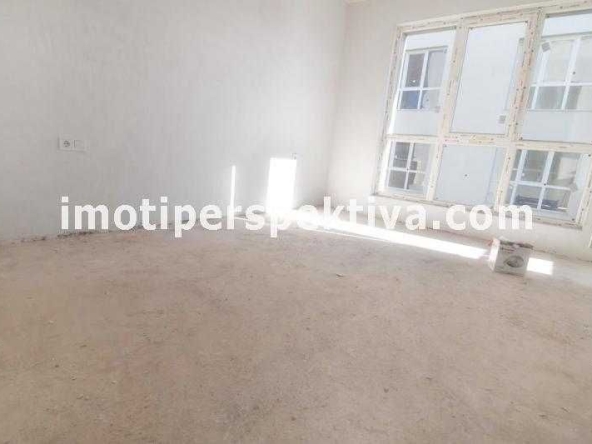 Тристаен апартамент в Пловдив, Кючук Париж - 99 кв.м за 1061 €/кв.м - Снимка #1