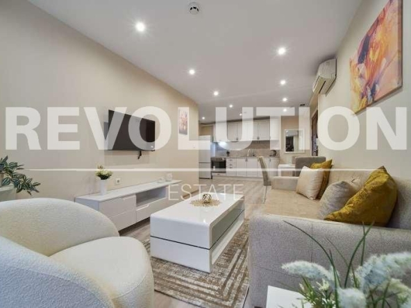 Дава се под наем Двустаен апартамент в Варна, Център - 55 кв.м за 560 € - Снимка #1