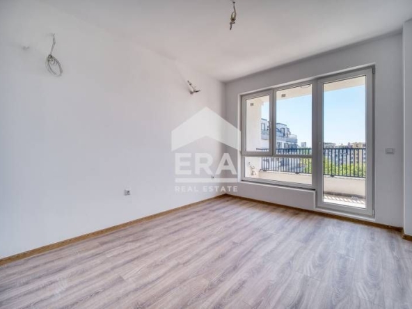 Четиристаен апартамент в Варна, Победа - 114 кв.м за 1799 €/кв.м - Снимка #1