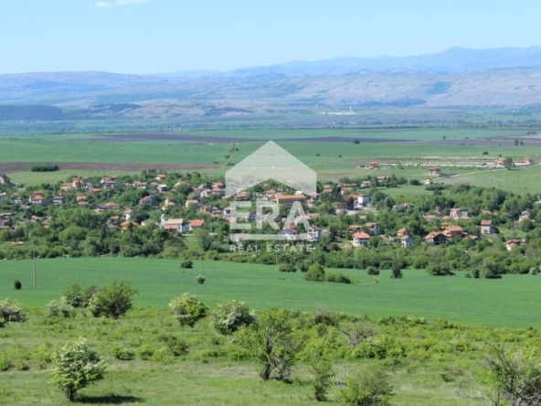 Парцел в с. Хераково, Област София-област - 110000 кв.м за 23 €/кв.м - Снимка #1