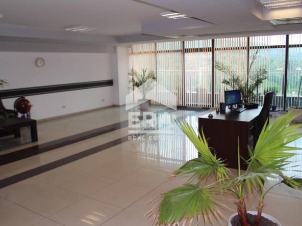 Склад в Варна, Изгрев - 126 кв.м за 1508 €/кв.м - Снимка #1