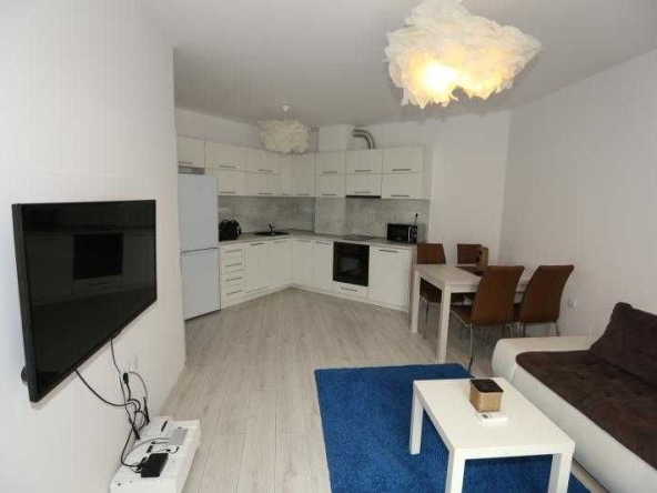 Дава се под наем Двустаен апартамент в Бургас, Лазур - 65 кв.м за 510 € - Снимка #1