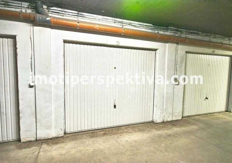 Гараж / Паркомясто в Пловдив, Кючук Париж - 18 кв.м за 1334 €/кв.м - Снимка #1