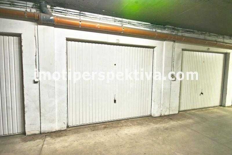 Гараж / Паркомясто в Пловдив, Кючук Париж - 18 кв.м за 1334 €/кв.м - Снимка #1
