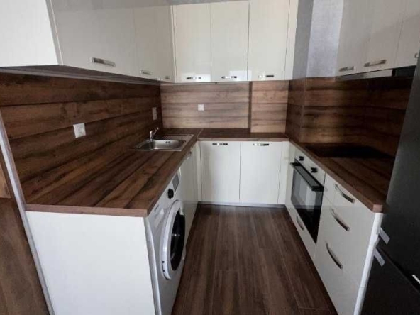 Дава се под наем Едностаен апартамент в София, Център - 45 кв.м за 425 € - Снимка #1