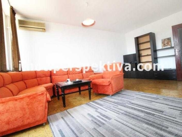 Тристаен апартамент в Пловдив, Център - 100 кв.м за 1900 €/кв.м - Снимка #1