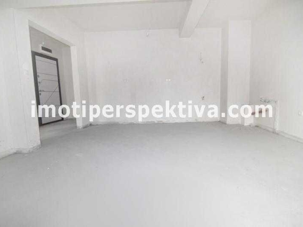 Тристаен апартамент в Пловдив, Кършияка - 100 кв.м за 1984 €/кв.м - Снимка #1