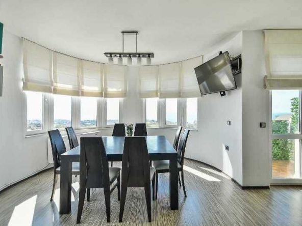 Тристаен апартамент в Варна, м-т Траката - 110 кв.м за 969 €/кв.м - Снимка #1