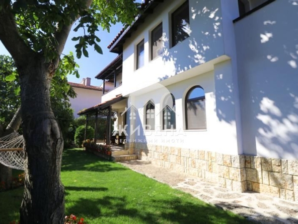 Къща в Балчик - 190 кв.м за 1316 €/кв.м - Снимка #1