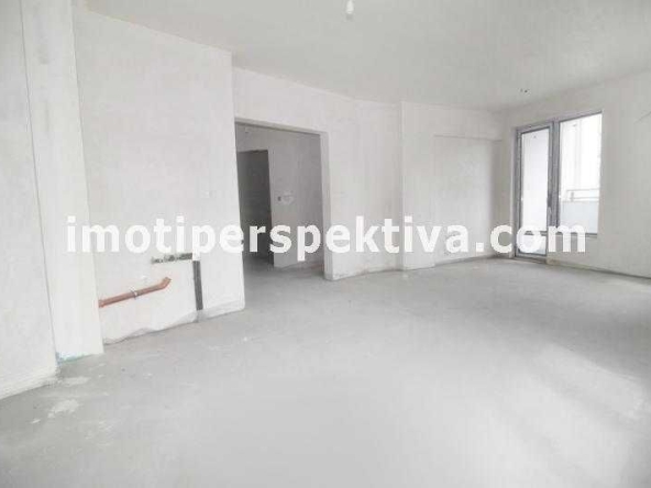 Двустаен апартамент в Пловдив, Кършияка - 68 кв.м за 1984 €/кв.м - Снимка #1